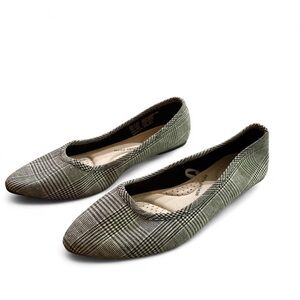 SO Black and White Plaid Flats
